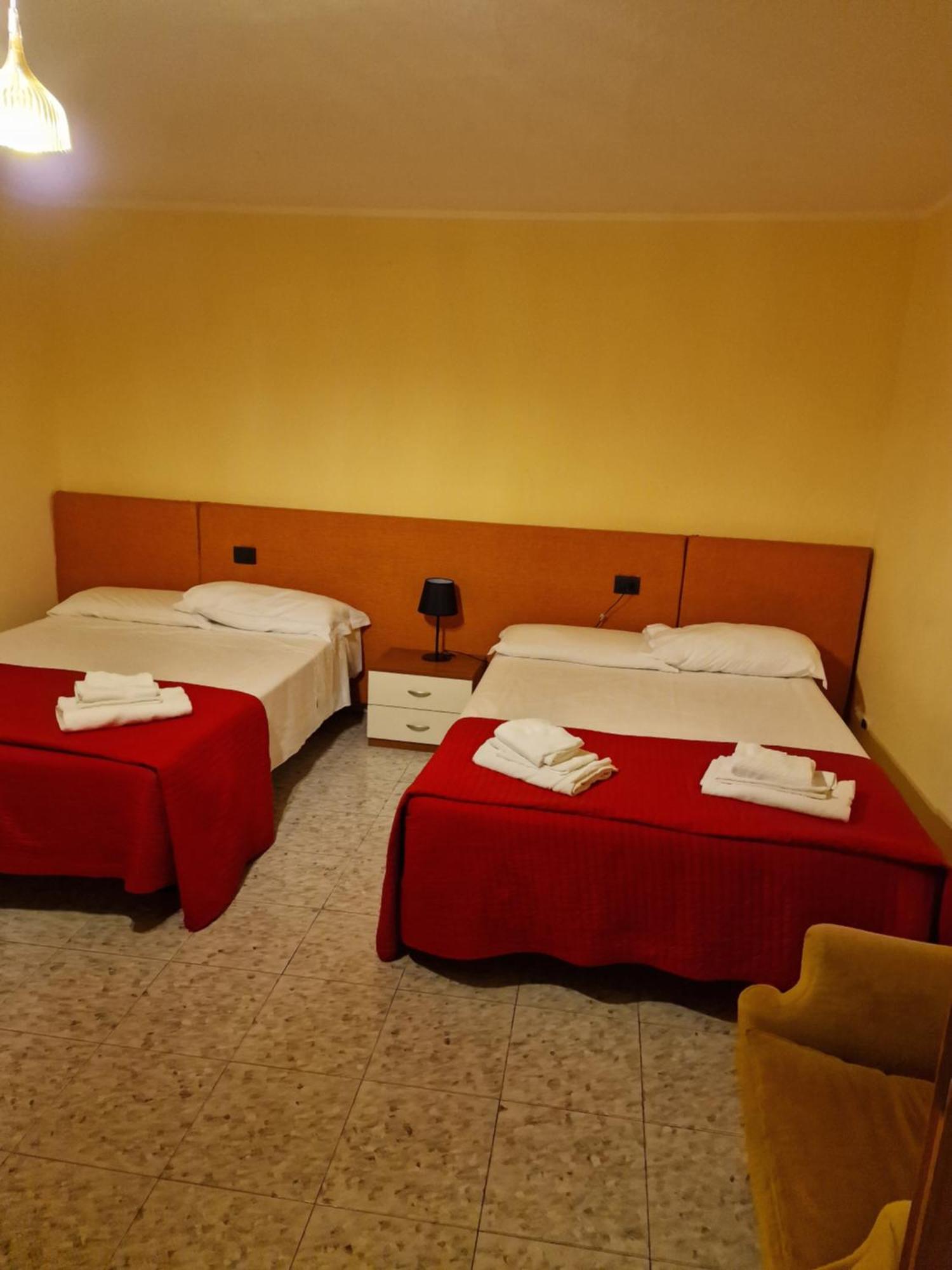 Locanda Al Centrale Caprino Veronese Eksteriør billede