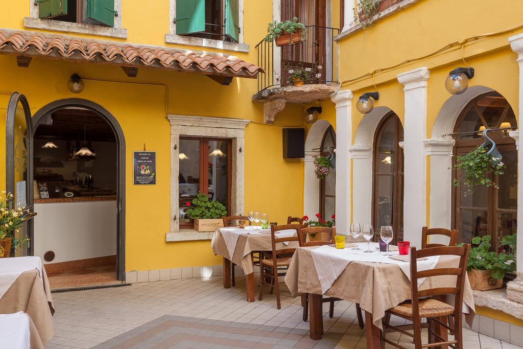 Locanda Al Centrale Caprino Veronese Eksteriør billede